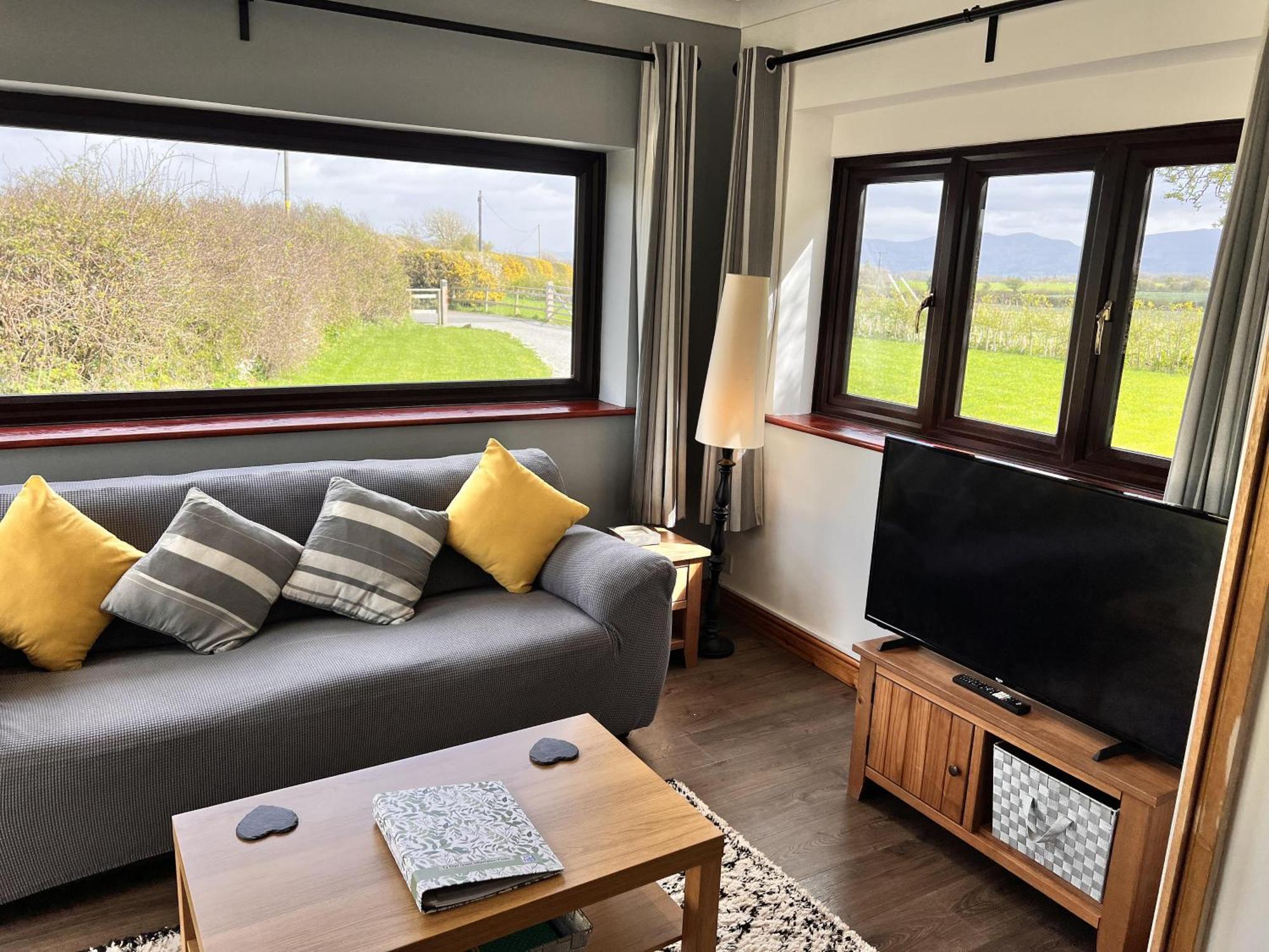 3 Bed Detached Cottage- Log Burner Mountain Views Beaumaris Exterior foto